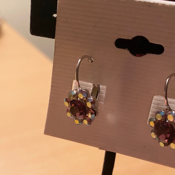 NEVER WORN. Earrings - Picture 4 of 8